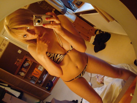 Blonde Teen Mirror Pics