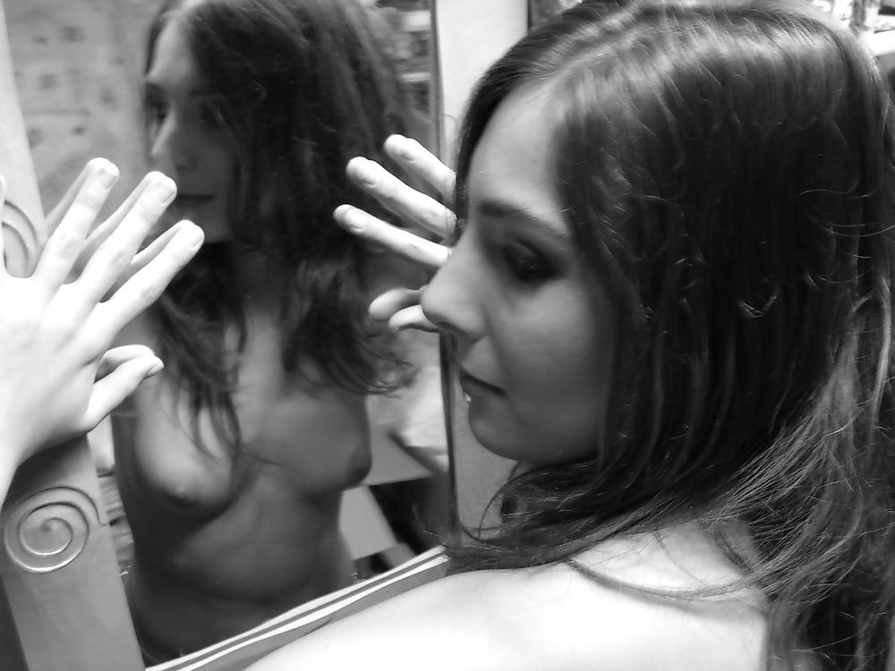 Sex Gallery Puffy Teen BW nice titts!