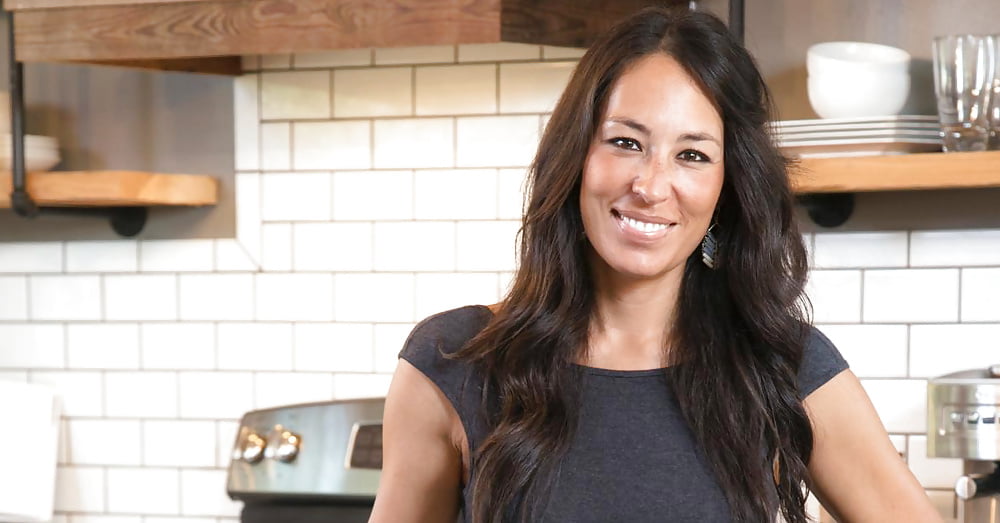 Joanna Gaines Is so Sexy. 