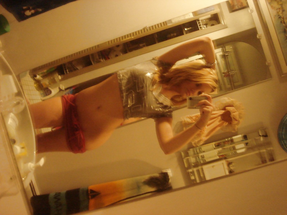 Sex Gallery Busty Blonde Self Shot Teenie