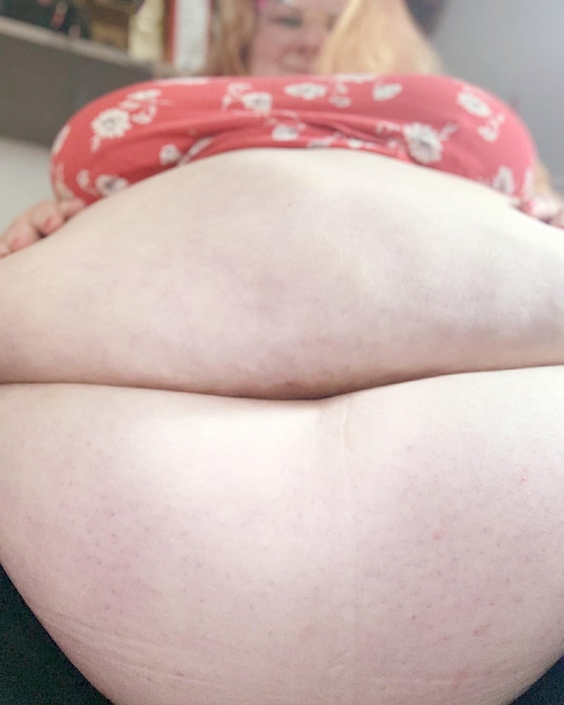 Big SSBBW Belly - 9 Pics 