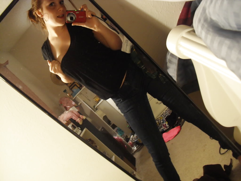 Sex Gallery Cute Redhead Teen with curls