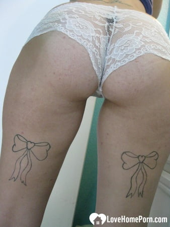 passionate teen moans while playing with herself         