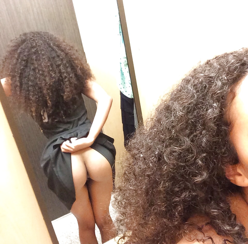 Sex Gallery selfless in clothing shop changing room