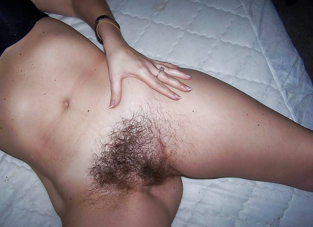 Sex Gallery Hairy pussy ready for action