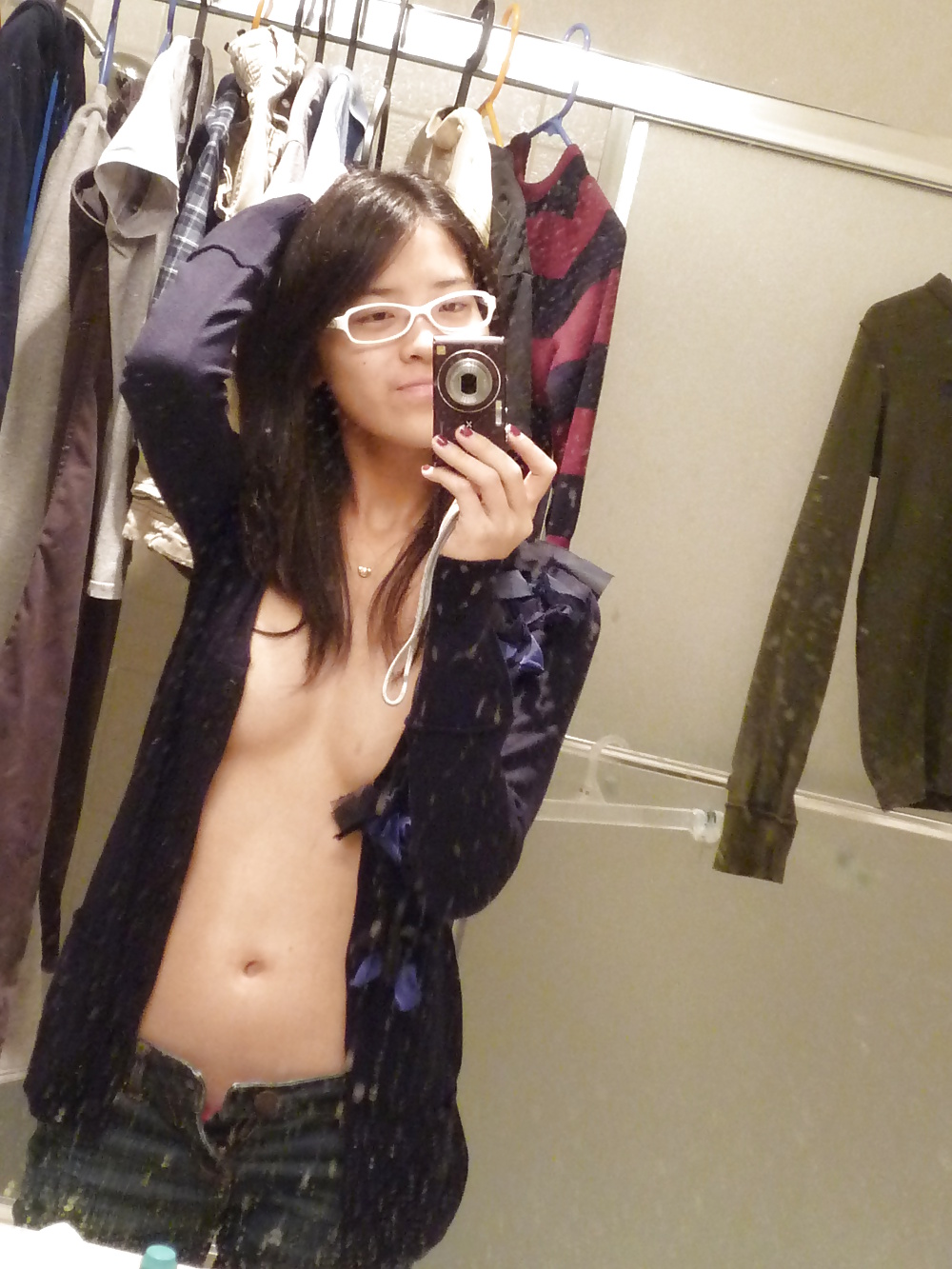 Sex Gallery Sexy asian teen with glasses