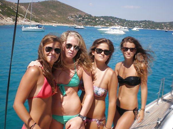 Sex Gallery HORNY GERMAN BITCHES ON BEACH - COMMENT DIRTY