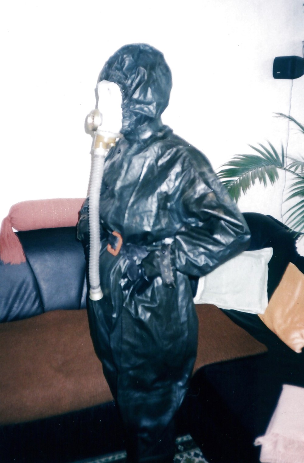Sex Gallery Gummibitch  enclosed