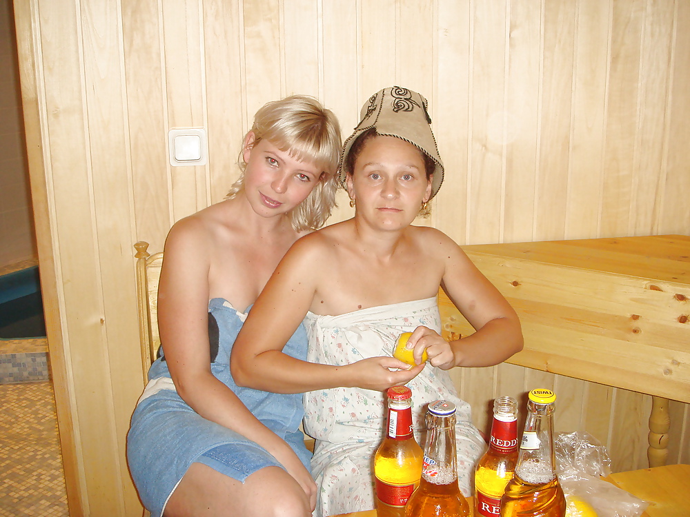 Sex Gallery girls come off in the sauna