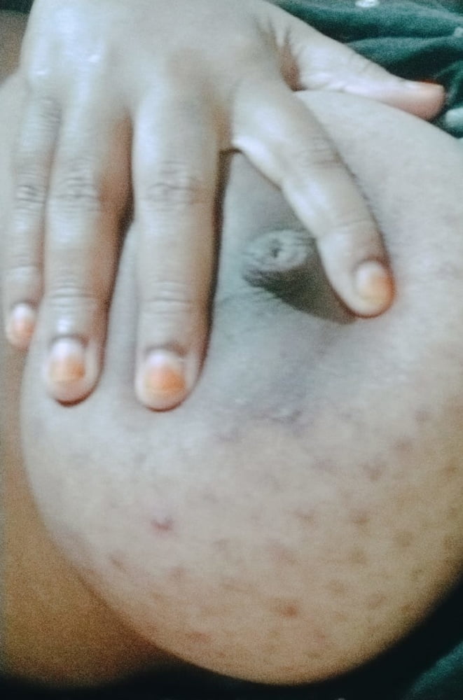 Desi big boobs girl - 3 Photos 