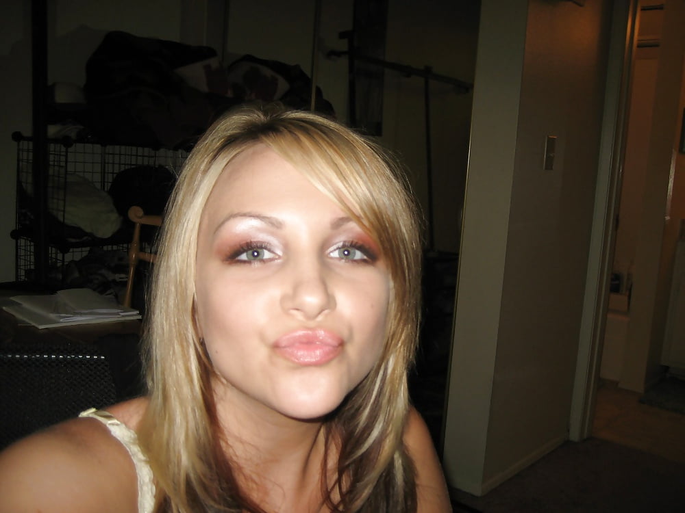 Sex Gallery amateur blonde