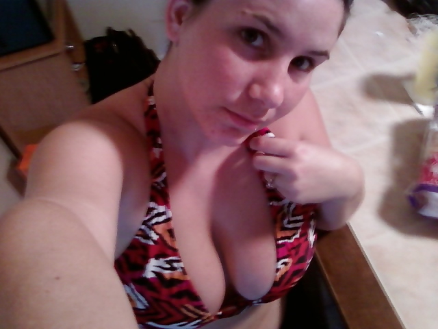 Sex Gallery Found on USB Stick