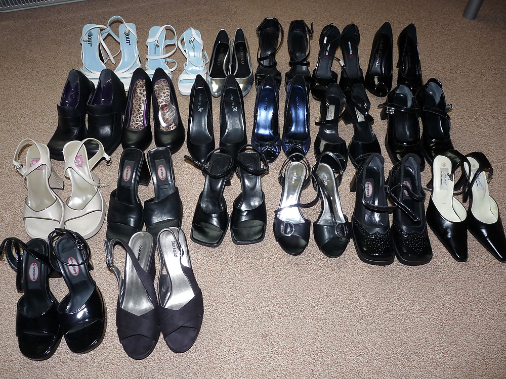 Sex Gallery Wifes shoe collection 1