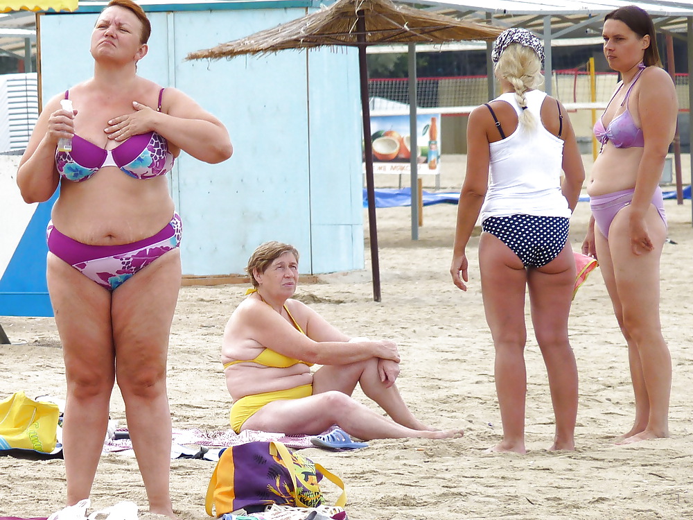 Sex Gallery Russian women on the beach!
