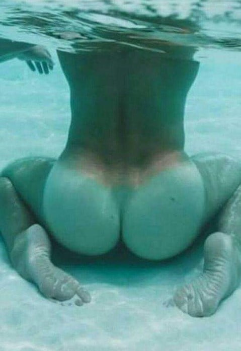 Horny Naked Men Under Water Photos 437 Pics Xhamster 
