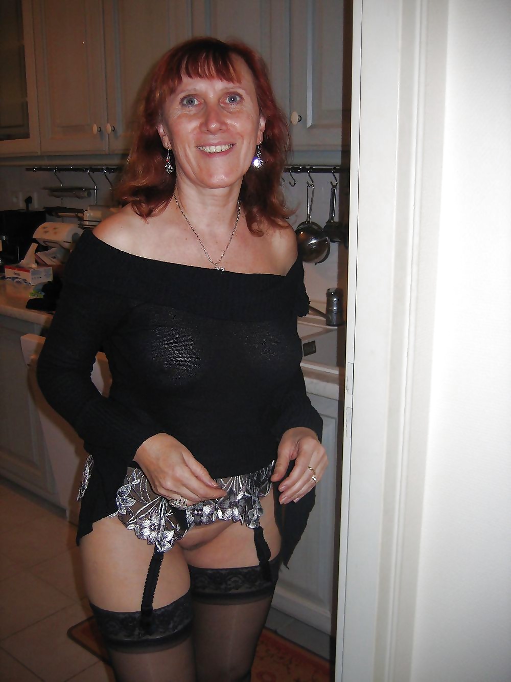 Sex Gallery women exposing their cunts and tits (flashing)