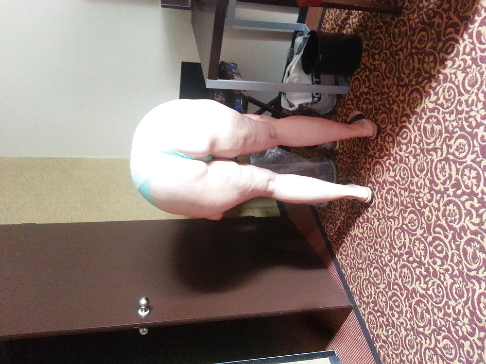 Sex Gallery Mein Prallarsch beim Kofferpacken