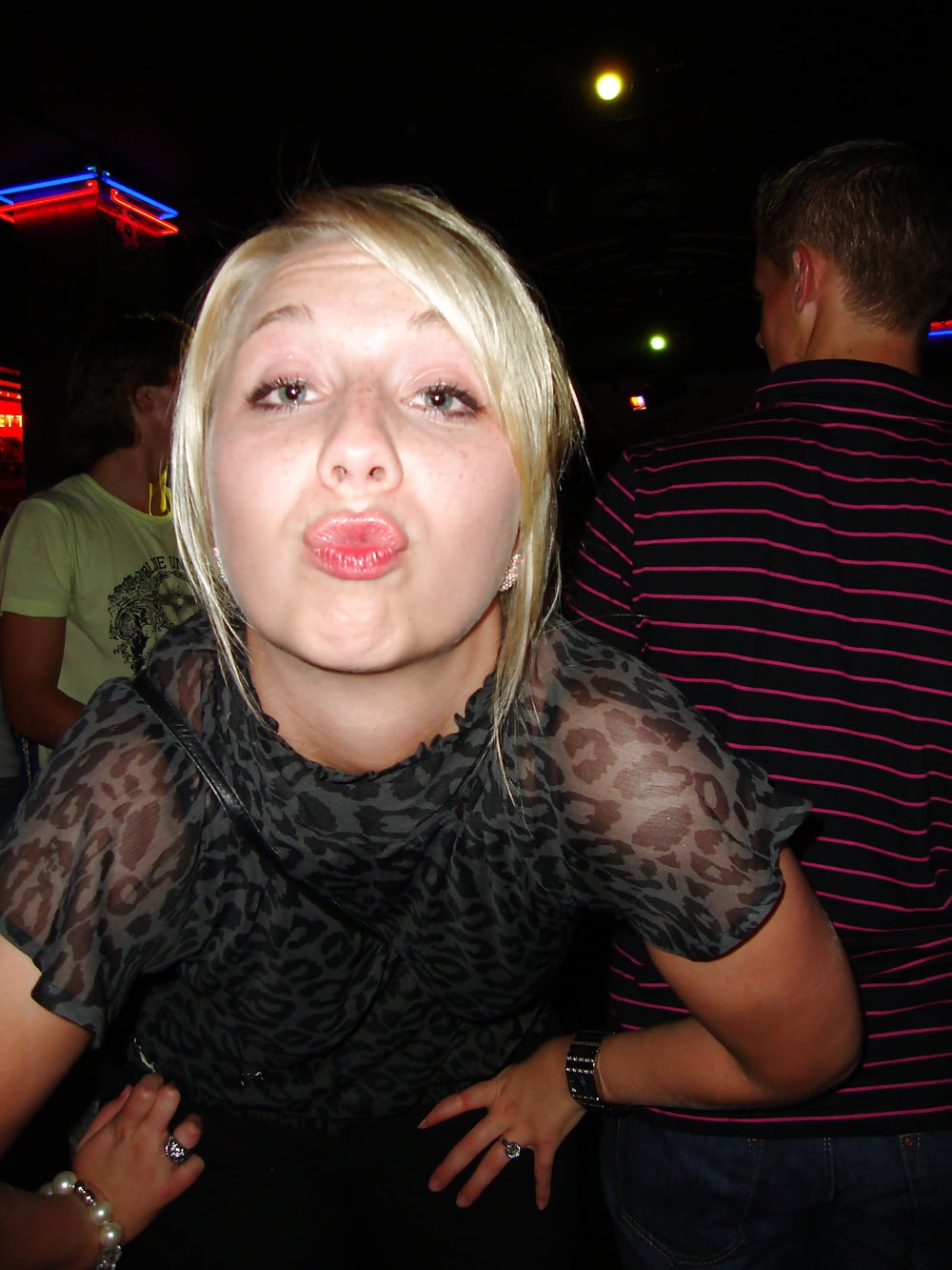 Sex Gallery Dutch girls  on vacation