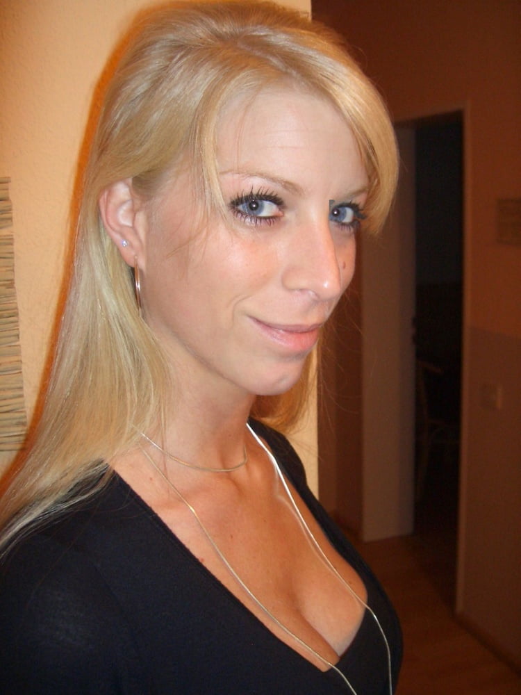 Geile Deutsch Fickschlampe photo #325233813