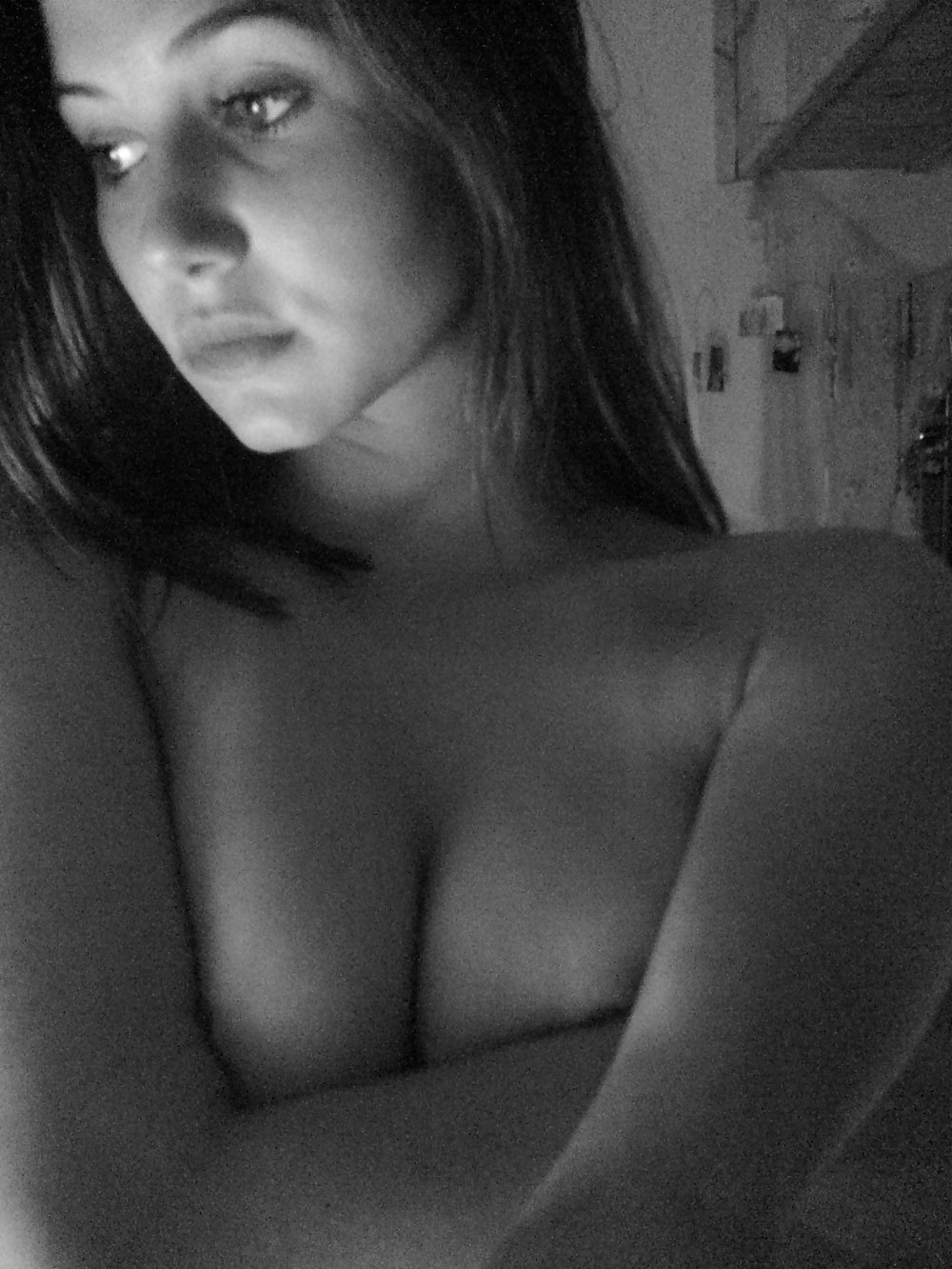 Sex Gallery She knows that she is hot