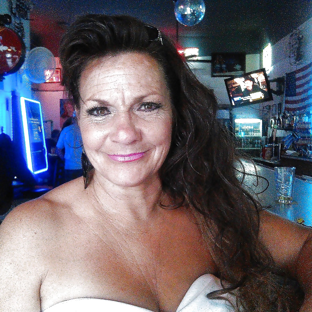 Sex Gallery Sexy MATURES and MILFs 32