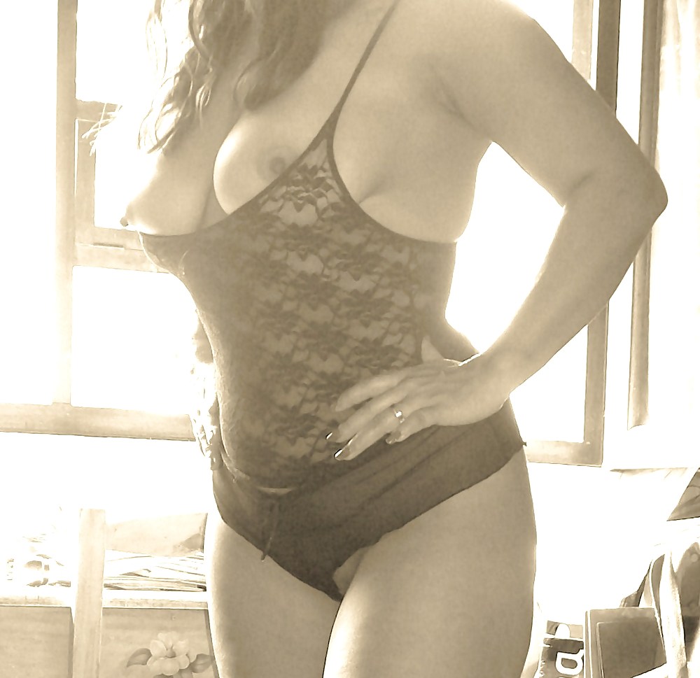 Sex Gallery Busty Sweet babe