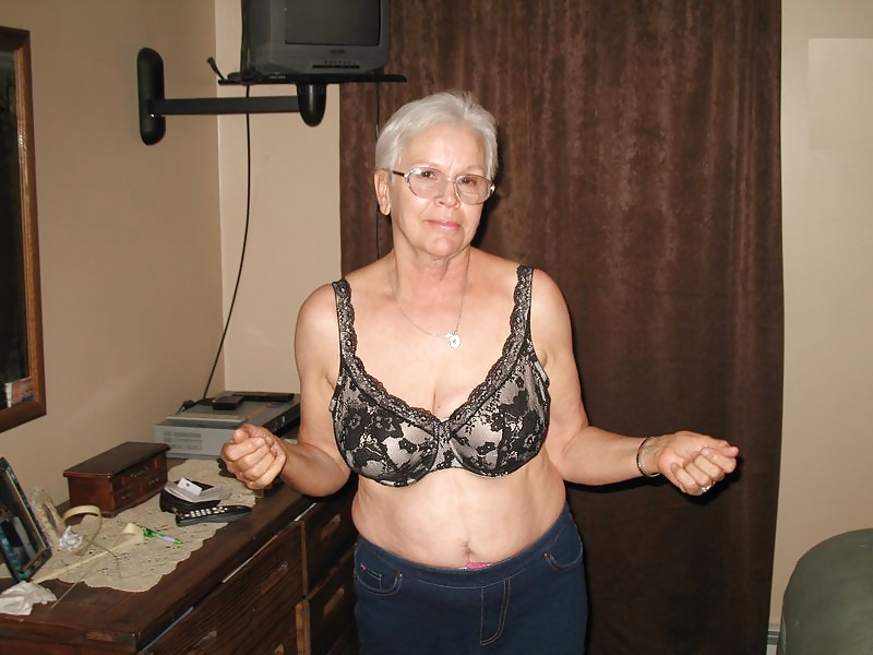 Sex Gallery Hot granny exposed