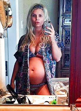 Sex Gallery Pregnant selfies 01 - FG9