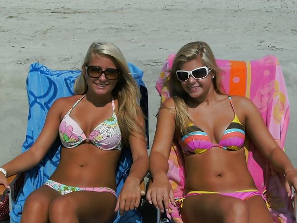 Sex Gallery Sexy in Bikinis