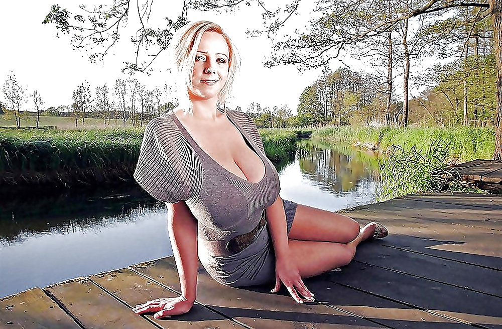 Sex Gallery Just catch a horny Granny (103)