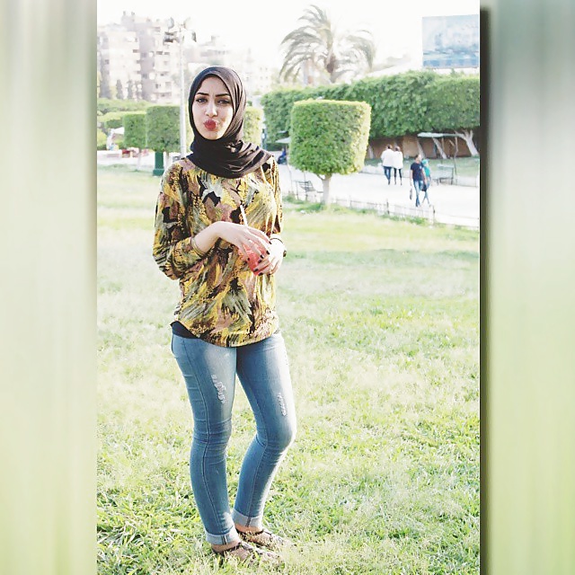Sex Gallery Sexy hijabi girl - Cum on her