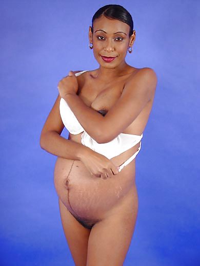 Sex Gallery Pregnant black woman showing off