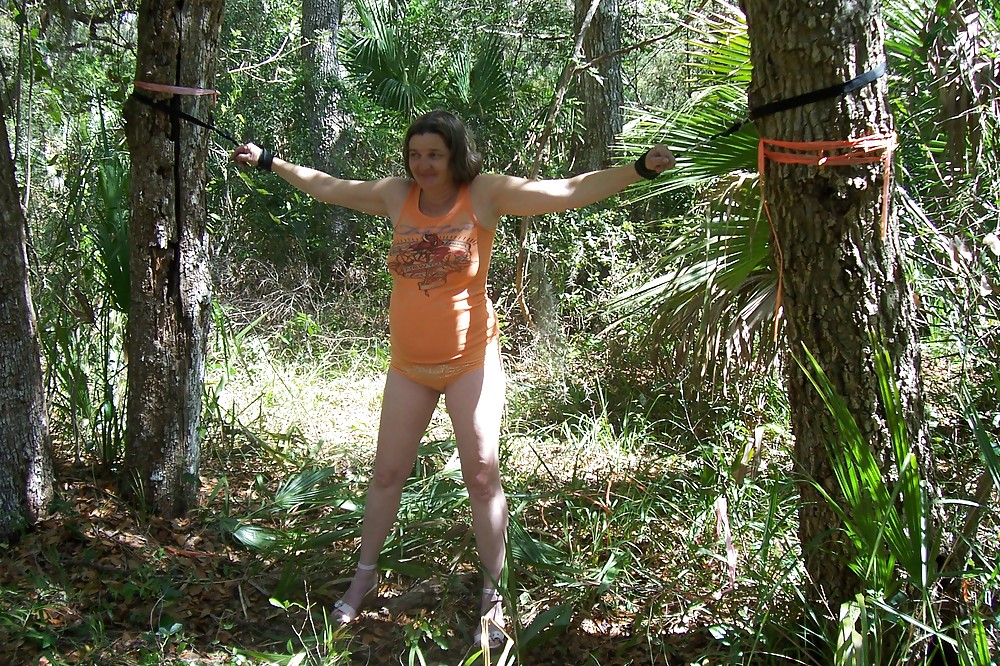 Sex Gallery Tracy in The Woods