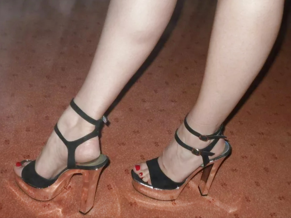 Sex Gallery Legs & feet in sexy high heels part 2