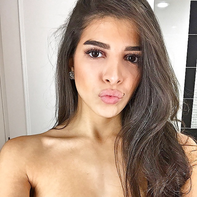 Sex Gallery Arab beauty 30 - Cum on her