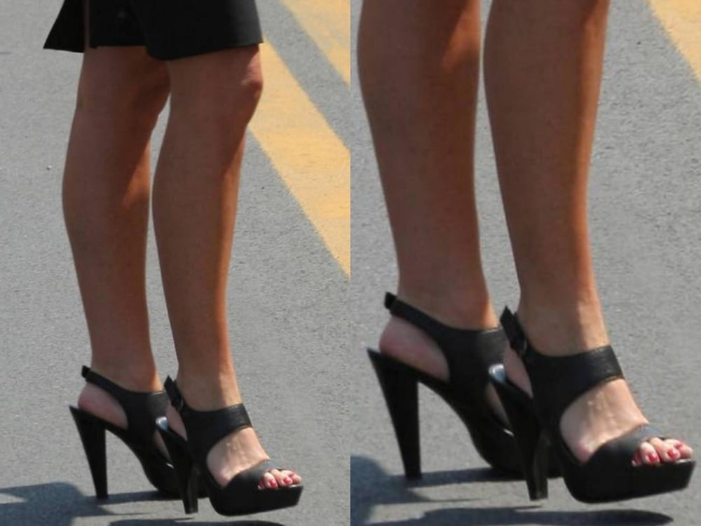 Sarah palin heels ✔ Sarah Palin Sexy Legs feet and High heel