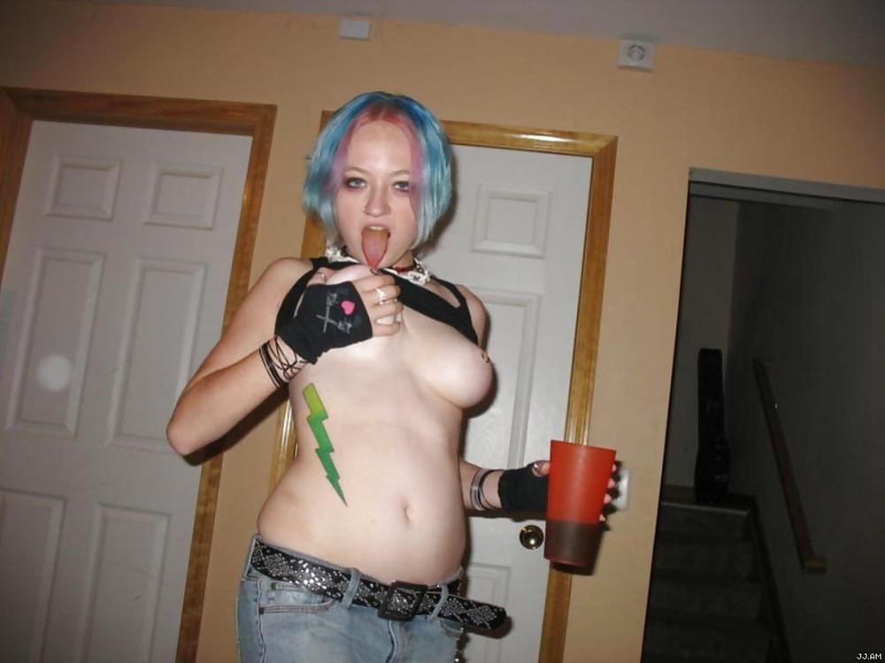 Sex Gallery Stolen Pics - Busted Emo Slut Part 2