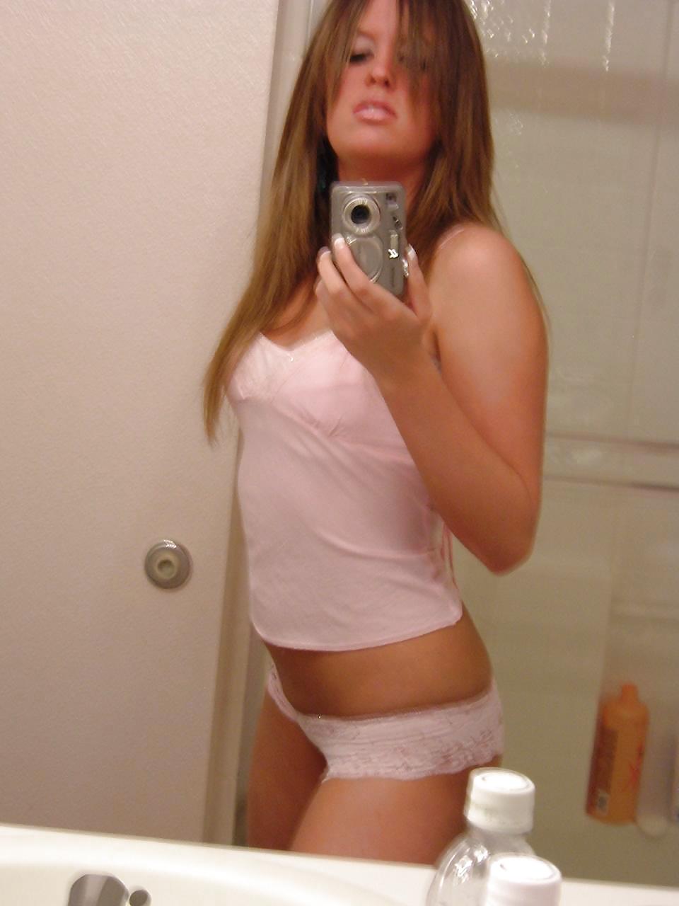 Sex Gallery Amateur teens self pics!