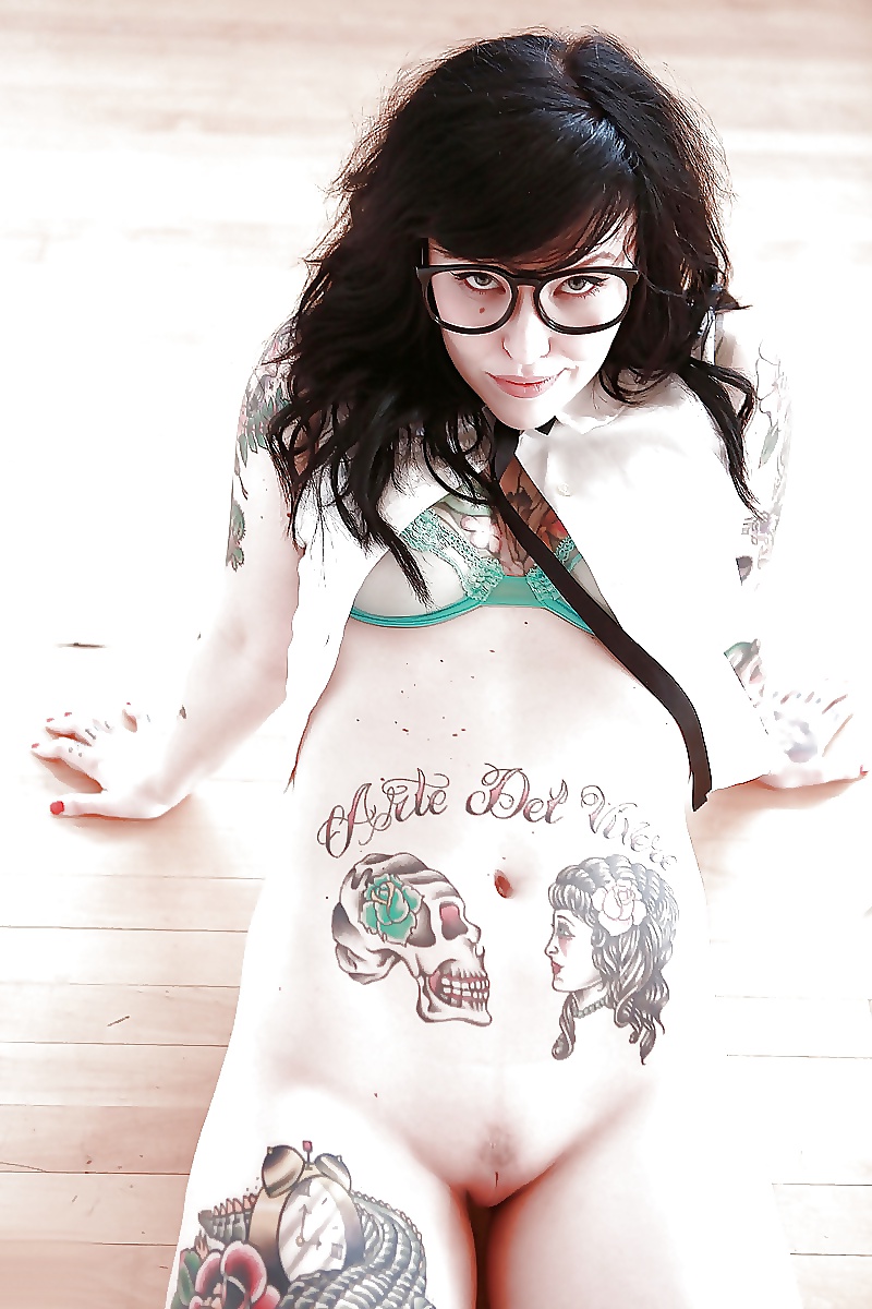 Sex Gallery Beautiful Girls with tattoos