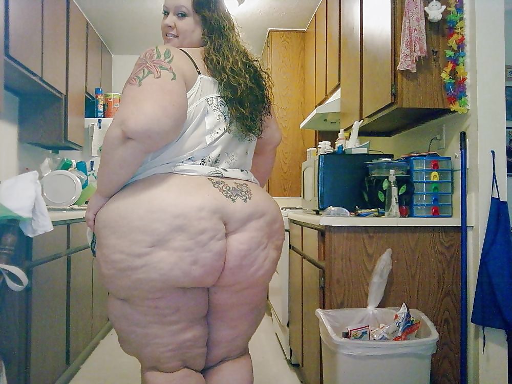 Sex Gallery BIG Round & FAT Asses in the Kitchen! #1