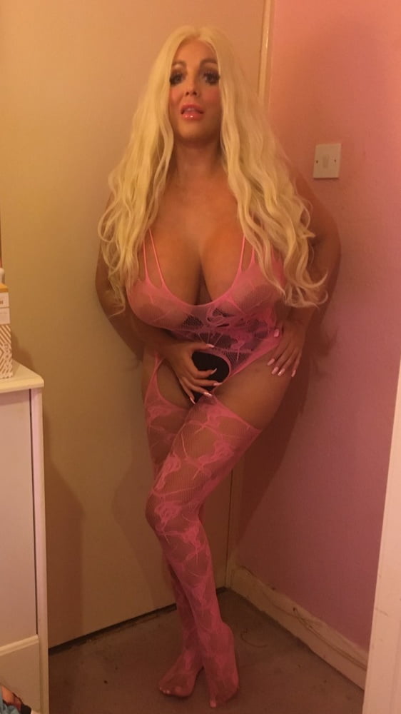 HUGE tit bimbo escort 2 - 99 Photos 