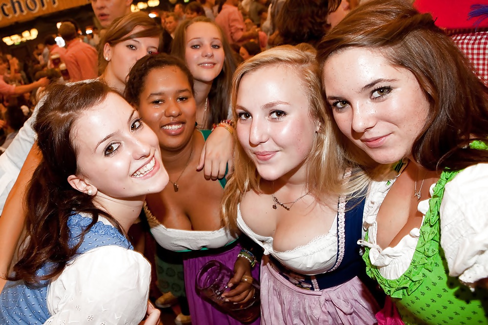 Sex Gallery Frauen und Bier, Frauen im Dirndl - Lebe das Oktoberfest!