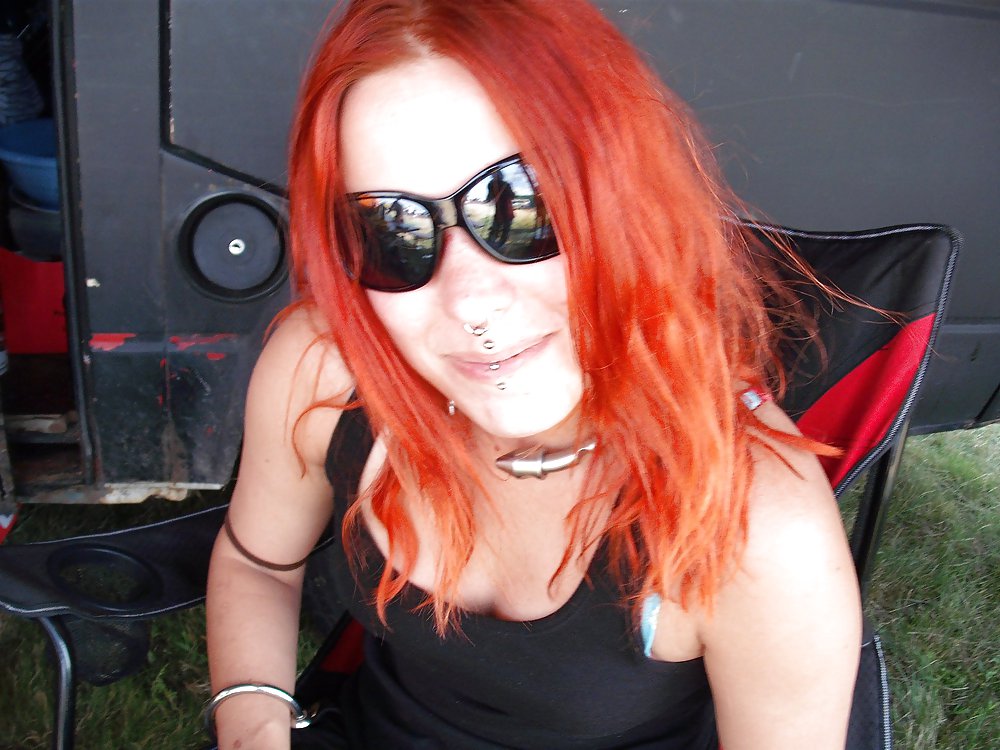 Sex Gallery My girlfriend Andrea, please tribute. Bitte vollwichsen !