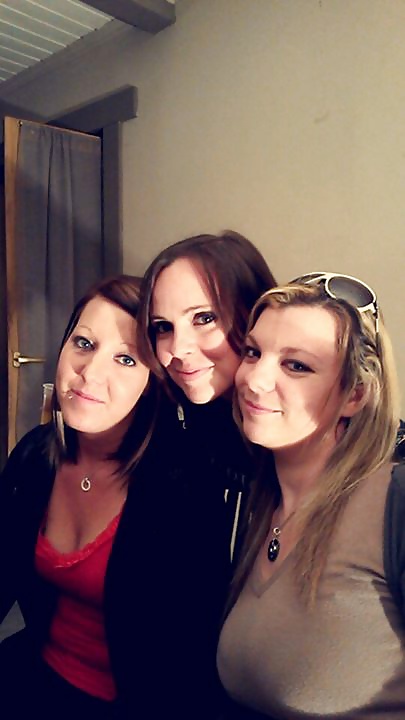 Sex Gallery Elle merite quoi cette sainte-nitouche salope ??