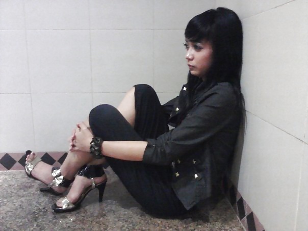 Sex Gallery Astrid Prasetyo teen feet foot shoes ayak