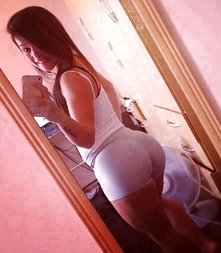 Sex Gallery Selfies In Shorts