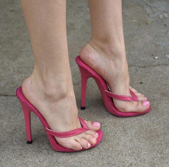 Women Sexy Feet Thong Sandals 13 Pics Xhamster