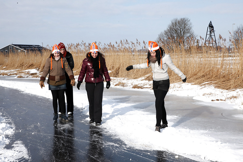 Sex Gallery Julia,Elisa,Britt & Gylve on the Dutch Ice.