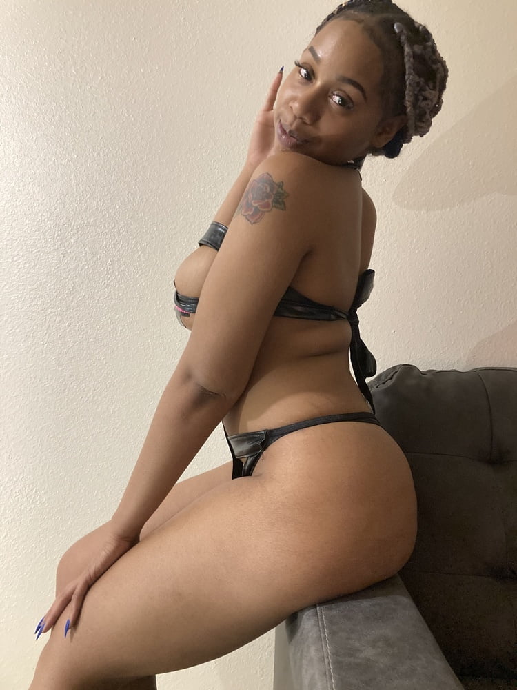 Sexy ebony booty tits
