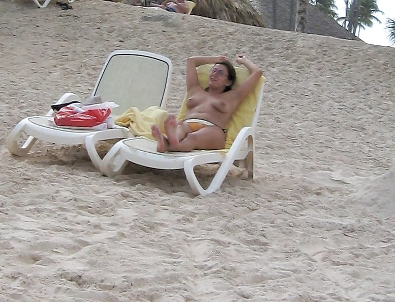 Topless women in public pics